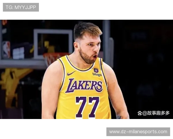 东契奇被包夹仍贡献高分,团队战术需优化接球点 东契奇被包夹仍贡献高分,团队战术需优化接球点